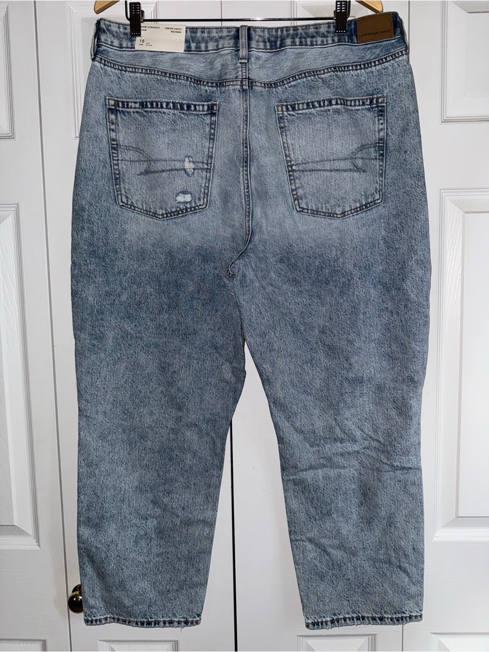 American Eagle mom straight distressed Jean size 18/L26/1/2